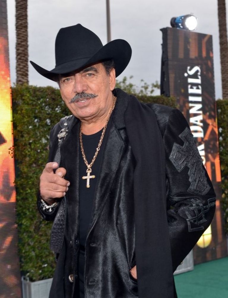 Joan Sebastian tiene la canción ideal para el contacto cero