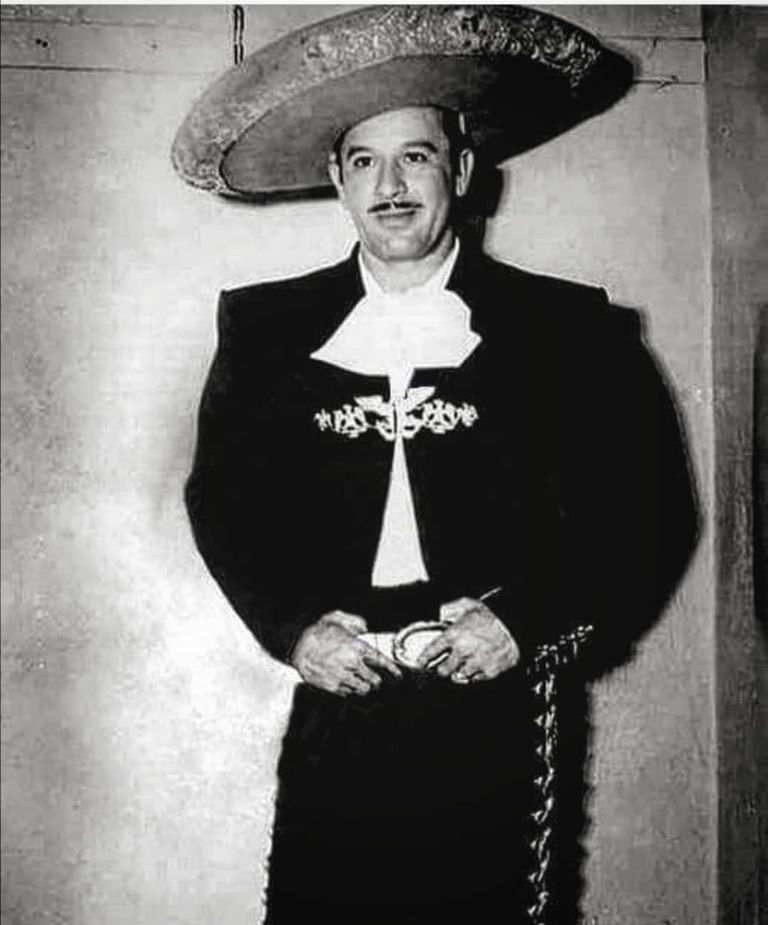 Pedro Infante tiene la canción para los celosos No Me Platiques