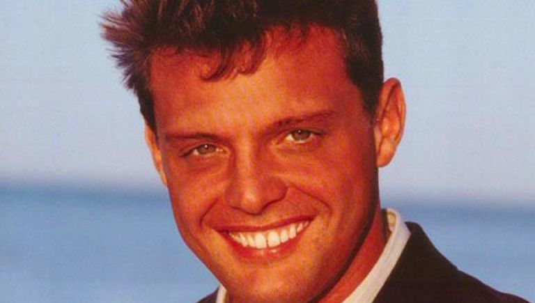 Descubre los mejores looks de Luis Miguel.