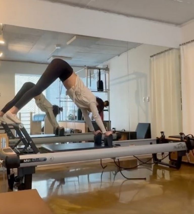 Jennie BLACKPINK ejercicios pilates