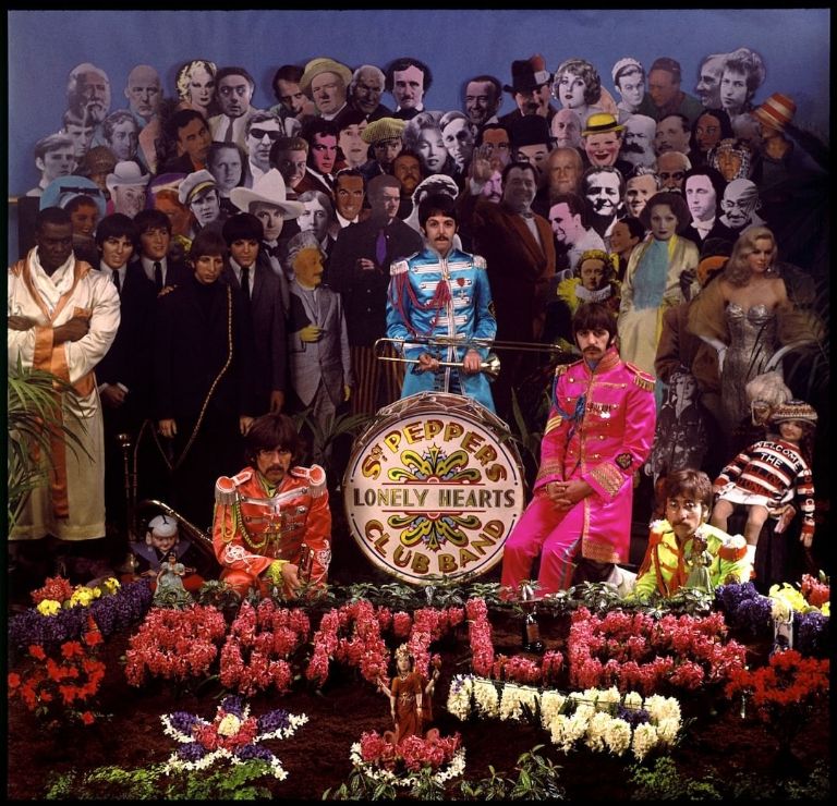 La portada de Sgt Peppers Lonely Hearts Club Band es la más icónica de The Beatles y este es su significado