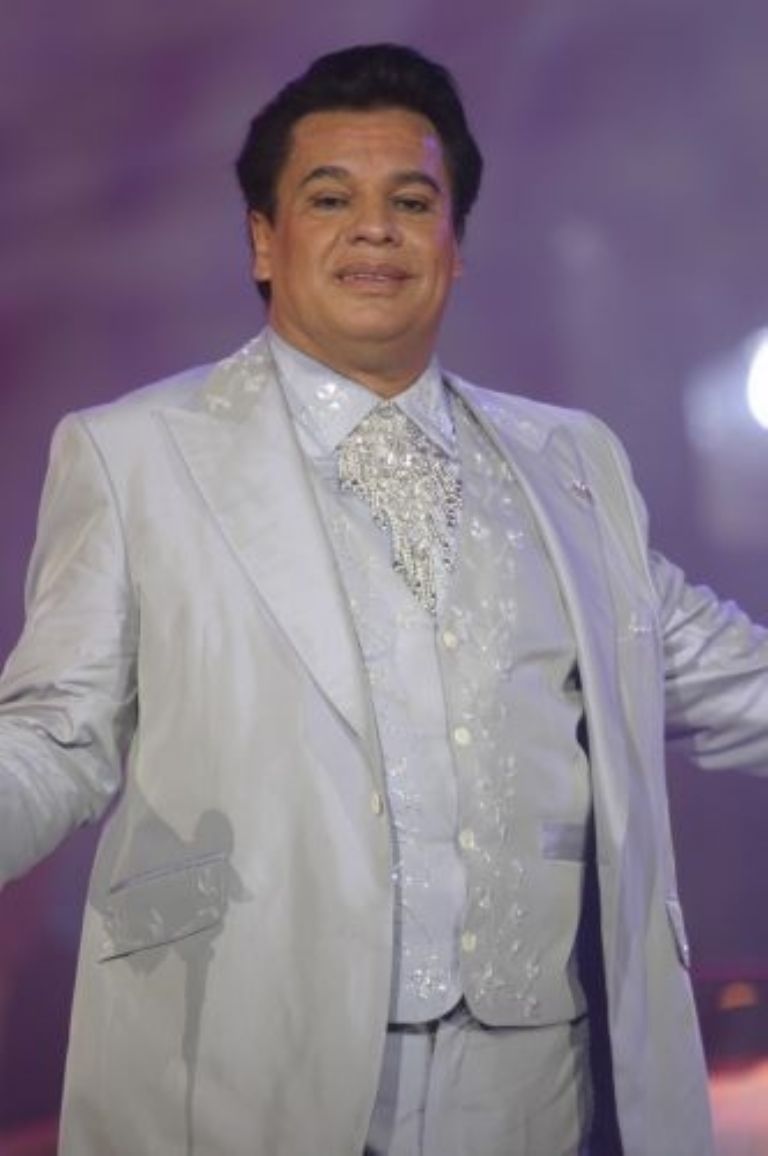 Evita dedicar la canción de Juan Gabriel Una Vez Más