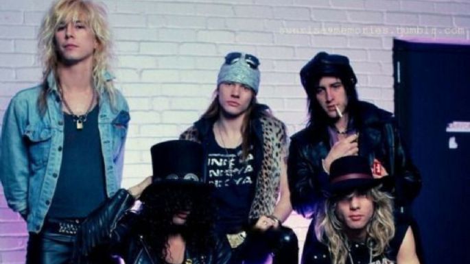 ¿Qué significa en español 'Guns N Roses'?