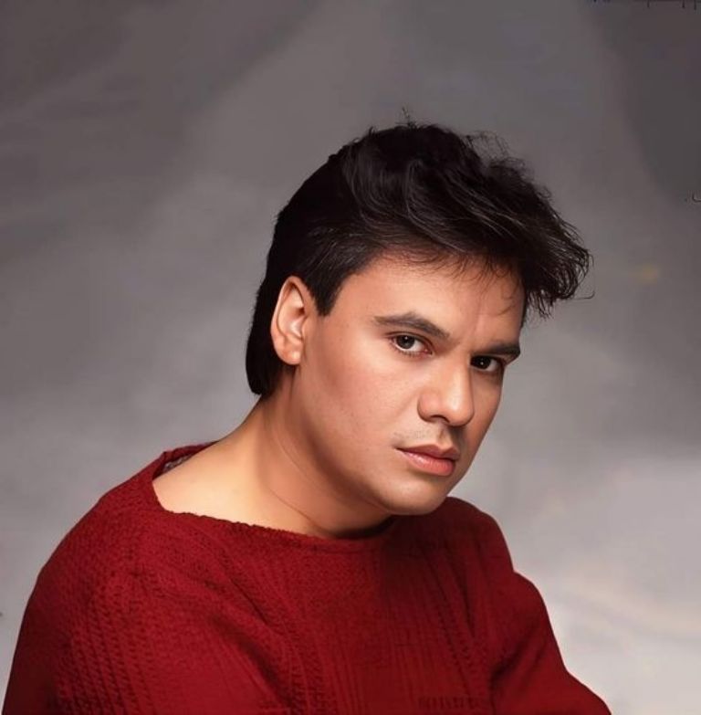 Abrázame Muy Fuerte de Juan Gabriel es la canción más legendaria de una telenovela de Televisa