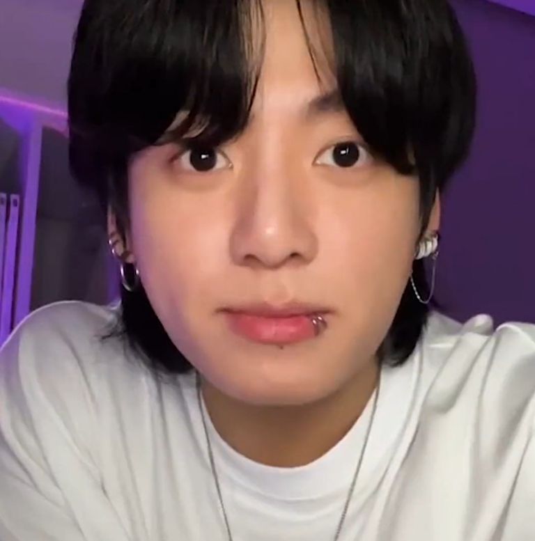 Los ojos de Bambi de Jungkook de BTS hacen que sea el idol más bonito del kpop y estas fotos lo demuestran