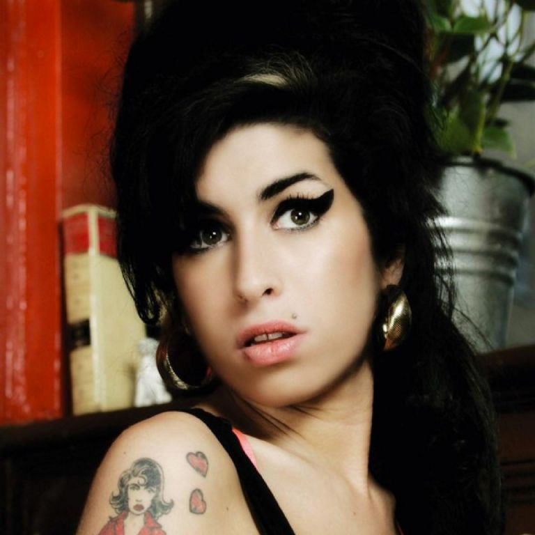 canción dolorosa Amy Winehouse