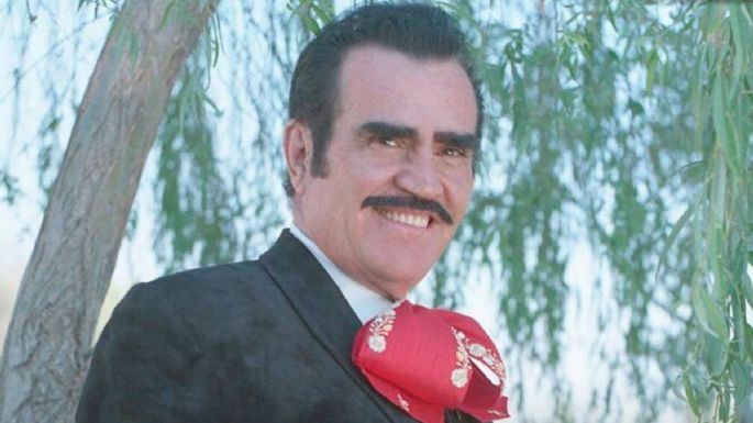 ¿Qué canción dedicarle a una mujer? 3 canciones de Vicente Fernández perfectas para ellas