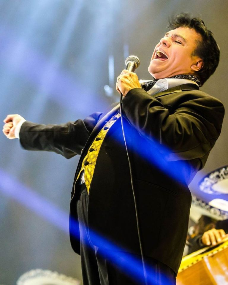 Juan Gabriel tiene canciones para atraer pobreza