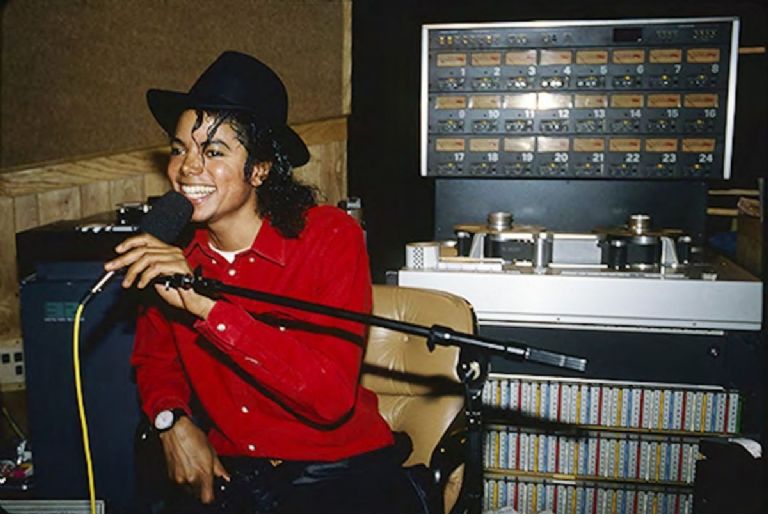 La lista de famosos de Jeffrey Epstein marca la inocencia de Michael Jackson