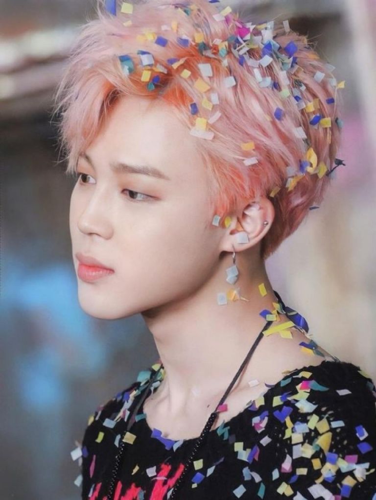 Debes de tener estas fotos de BTS con el cabello rosa en tus photocards
