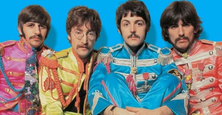 the beatles en sgt peppers lonely hearts club