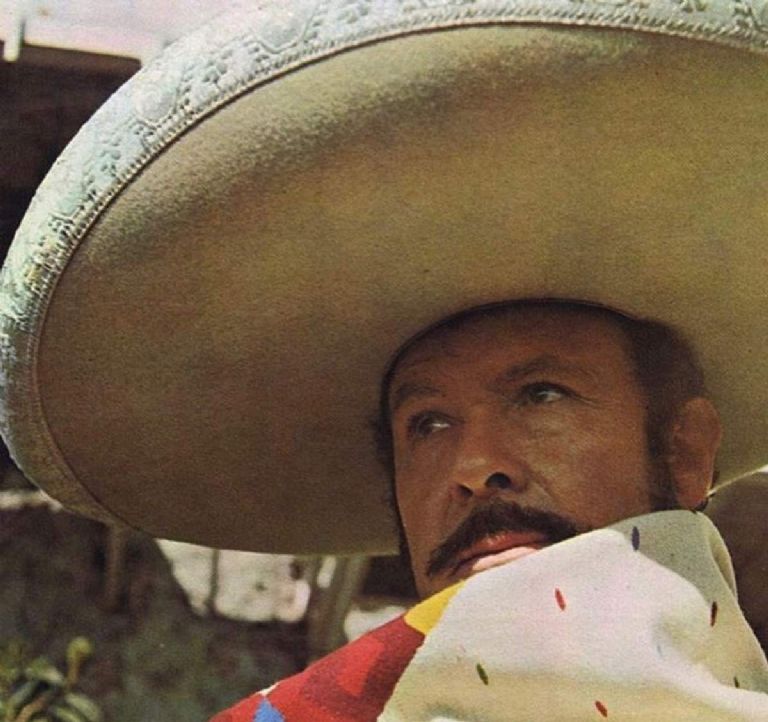 Si tienes el corazón roto entonces escucha las canciones tristes de Antonio Aguilar