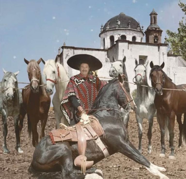 Los caballos están presentes en varias canciones de Antonio Aguilar como estos corridos