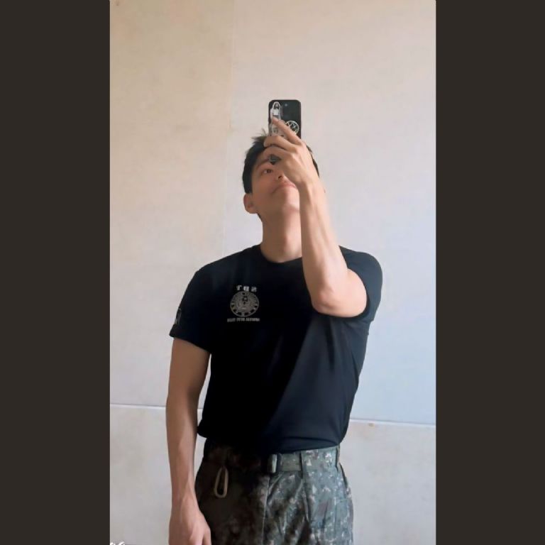 fotos espalda v bts servicio militar instagram