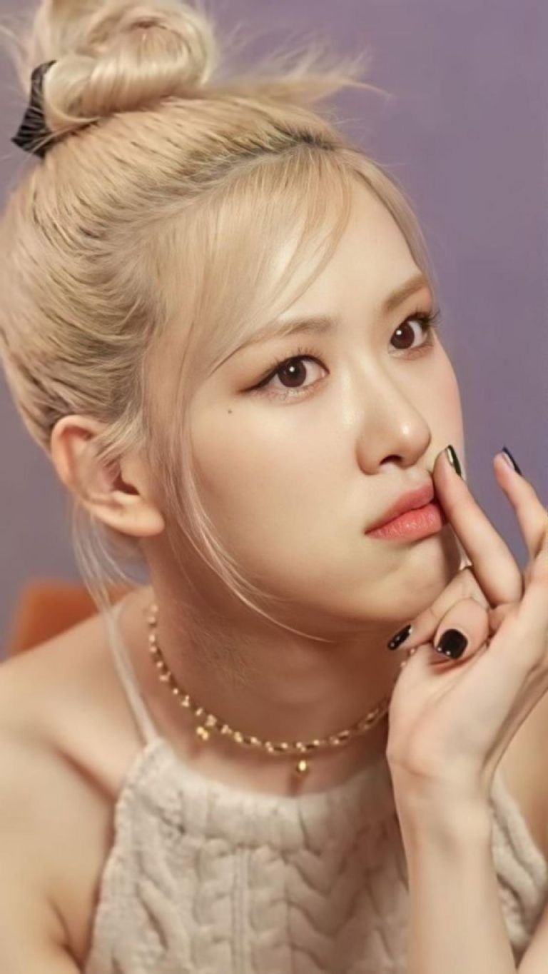 Rosé de BLACKPINK tiene los mejores peinados sencillos para el calor