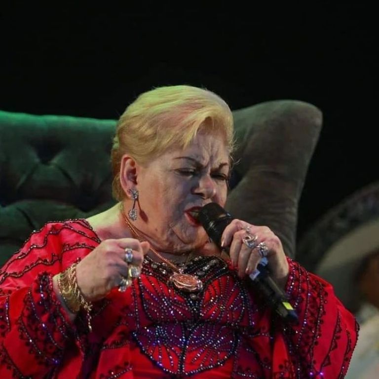 Cuándo se retiró Paquita la del Barrio de los escenarios