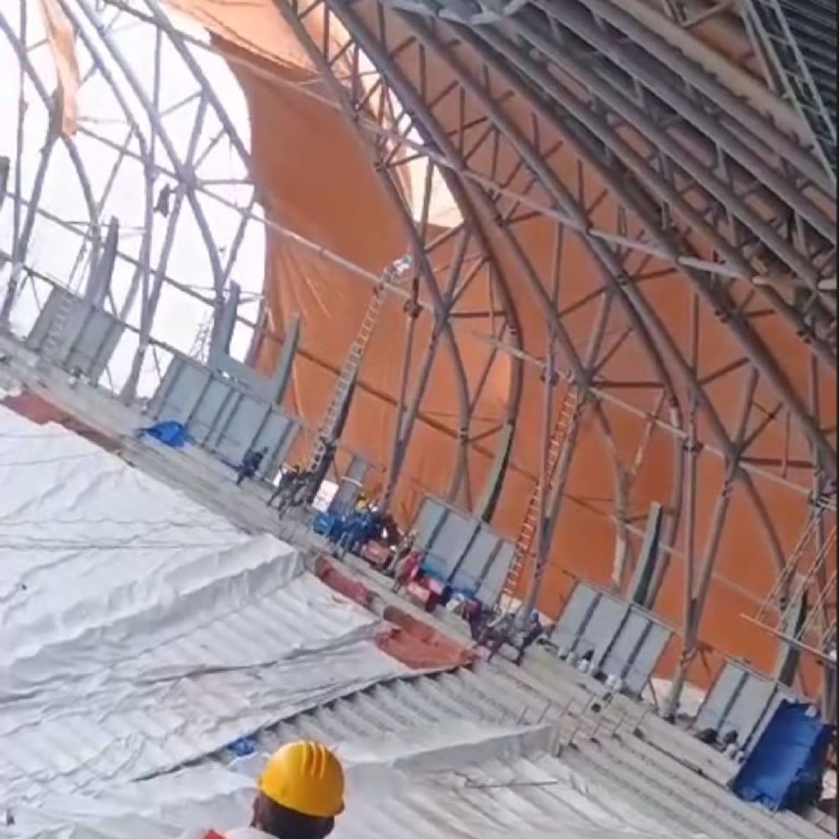 video viral del trabajador que volo en las obras del estadio gnp seguros