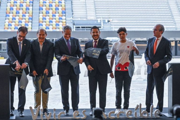 El nuevo Estadio GNP tiene pantallas donde pensamos que no estarían en su remodelación