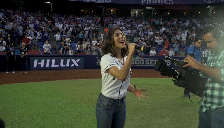 Camila Fernández entre los artistas que se han equivocado en el Himno Nacional