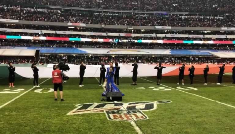 Además de Camila Fernández estos artistas se han equivocado en el Himno Nacional