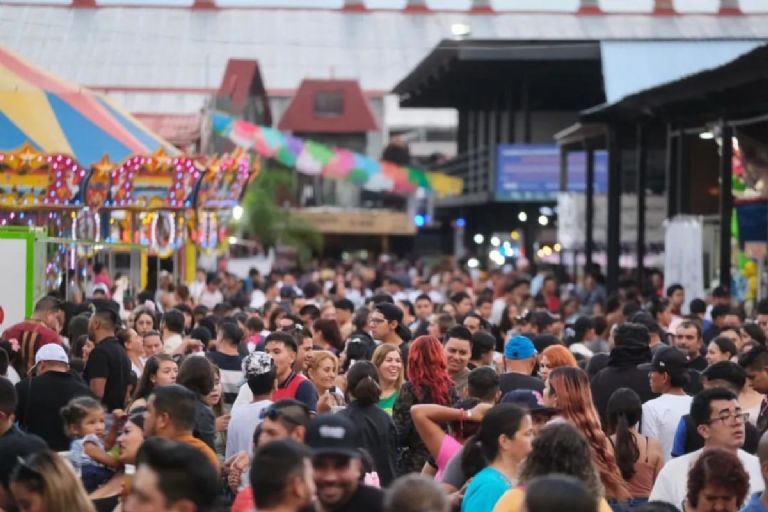 Fiestas de Octubre 2024 precio de los boletos fechas y artistas de su cartel