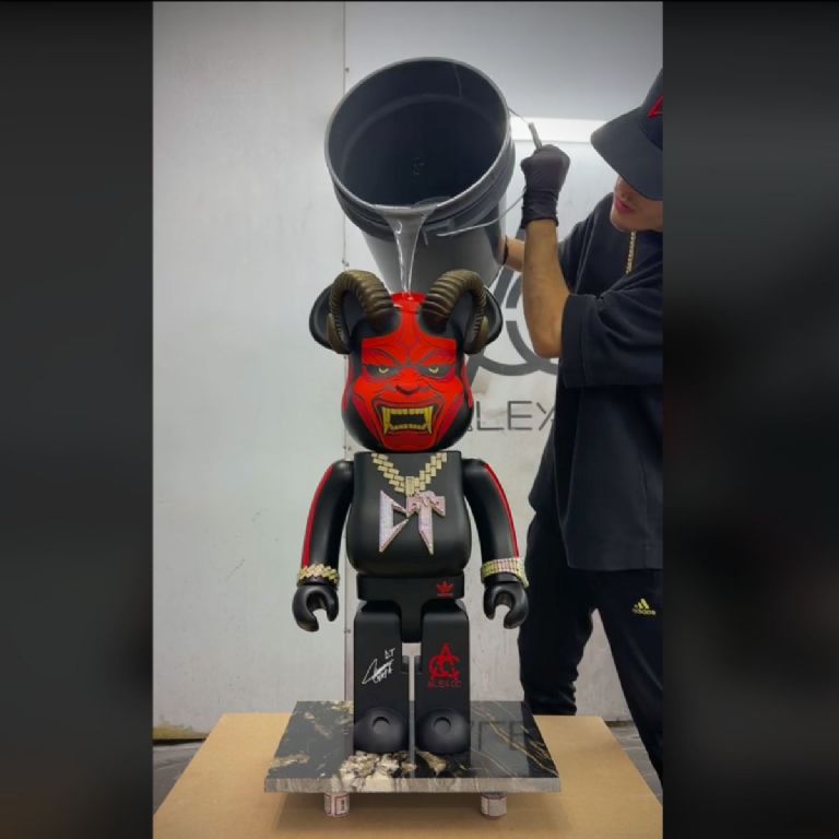 precio del bearbrick de natanael cano