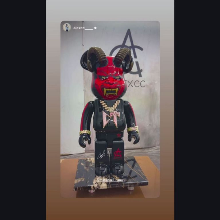 donde comprar el bearbrick de natanael cano