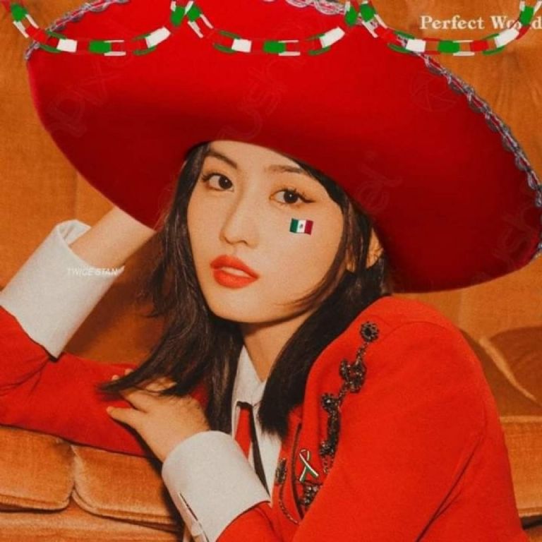 Puedes tener photocards de idols vestidos de mariachi y charros para el Día de la Independencia 