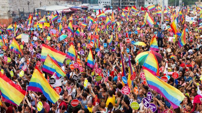 5 videos con temática ideal para celebrar el Día Internacional del Orgullo LGBT