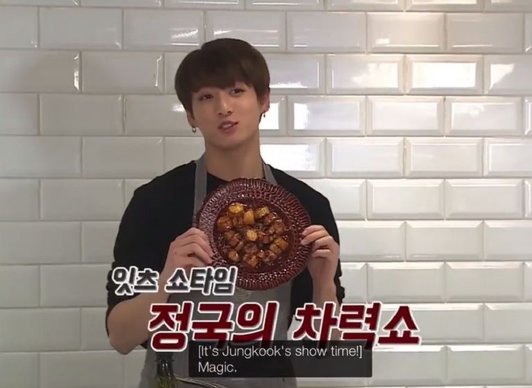 BTS desastre cocina Jungkook plato magia