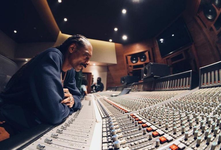 Snoop Dogg BTS Benny Blanco Colaboración